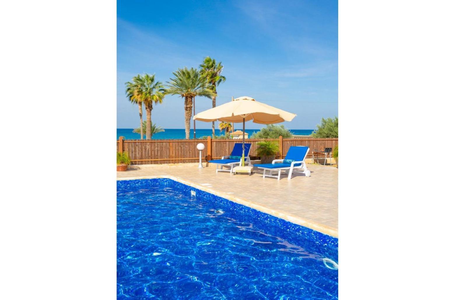 Villa Seashore One Paphos Exterior photo